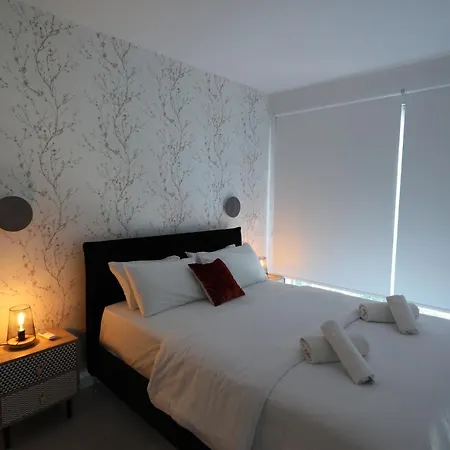Lägenhet Lovely Cozy One Bedroom With Pool