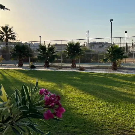 Lovely Cozy One Bedroom With Pool アパート *