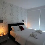 Appartement Lovely Cozy One Bedroom With Pool