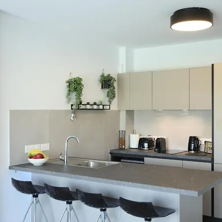 Lovely Cozy One Bedroom With Pool Apartament