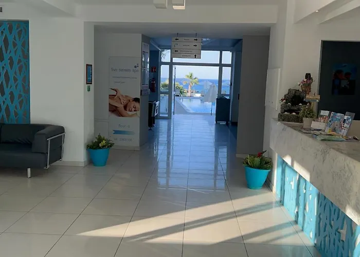 Lovely Cozy One Bedroom With Pool Protaras