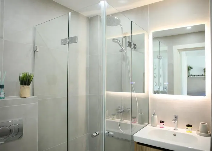 Lovely Cozy One Bedroom With Pool Διαμέρισμα