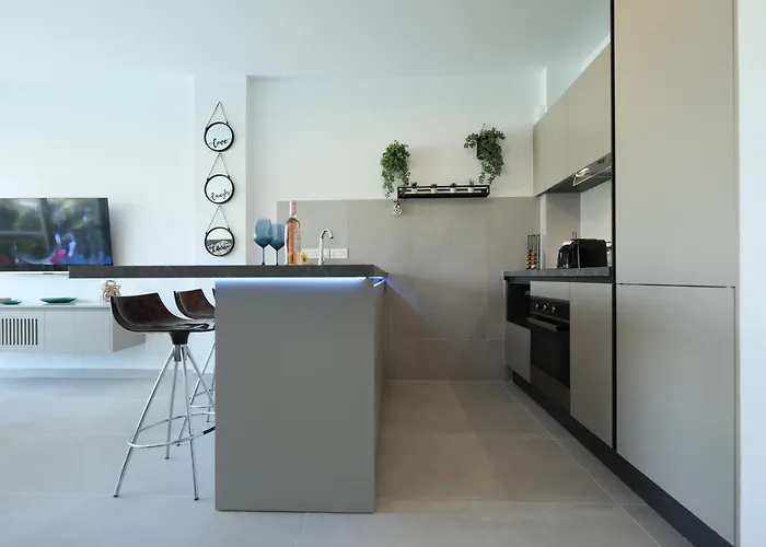 Lovely Cozy One Bedroom With Pool * Protaras