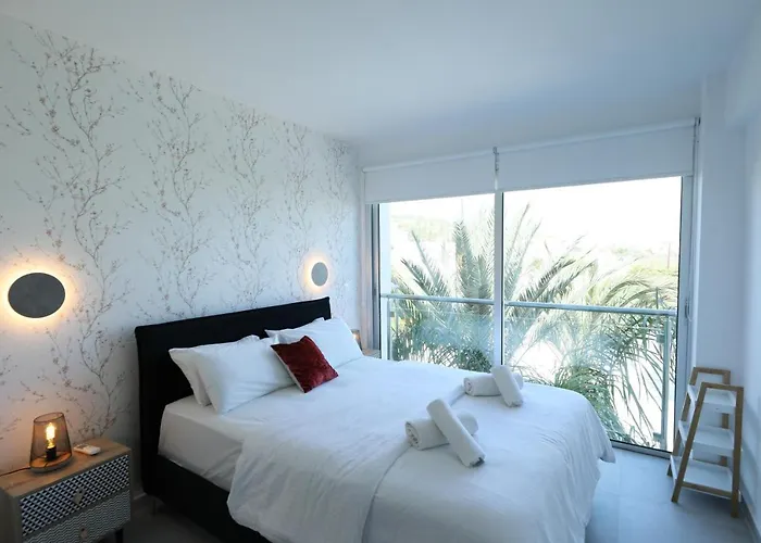 Lovely Cozy One Bedroom With Pool Πρωταράς