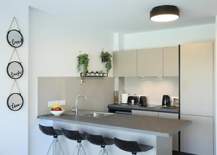 Lovely Cozy One Bedroom With Pool Daire