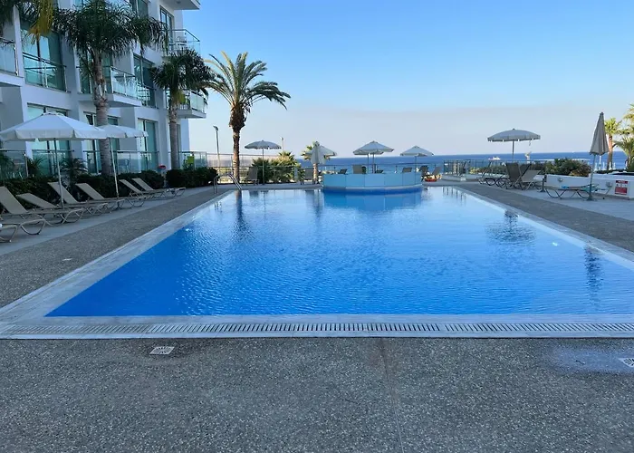 Lovely Cozy One Bedroom With Pool Protaras